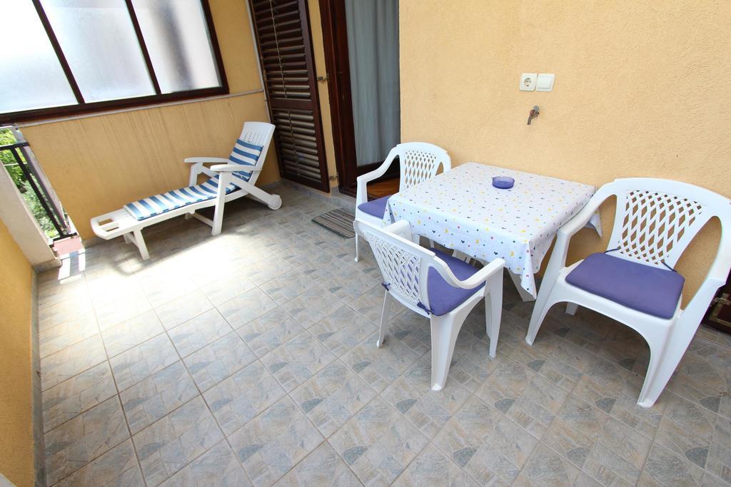 רוביני Apartments Lora מראה חיצוני תמונה