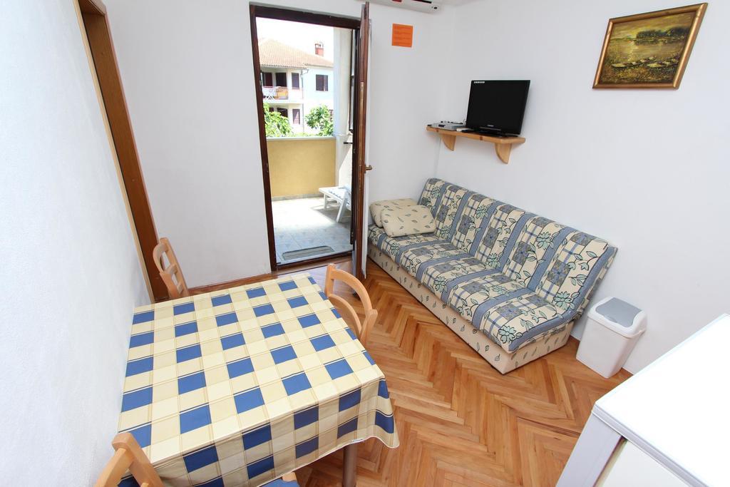 רוביני Apartments Lora מראה חיצוני תמונה