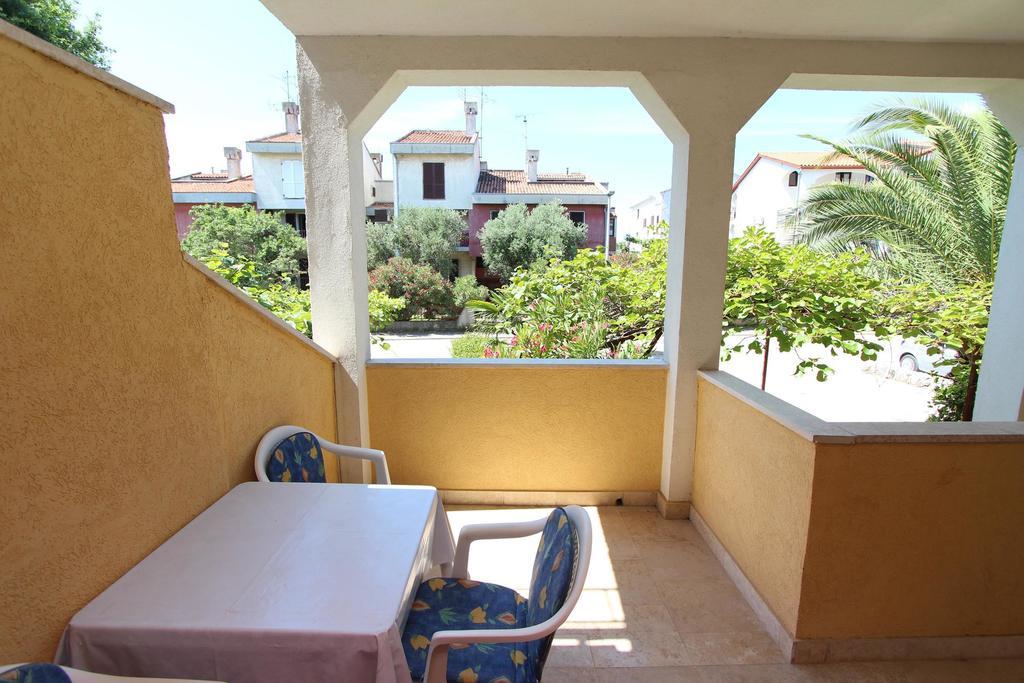 רוביני Apartments Lora מראה חיצוני תמונה
