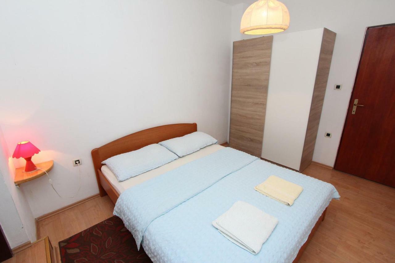 רוביני Apartments Lora מראה חיצוני תמונה