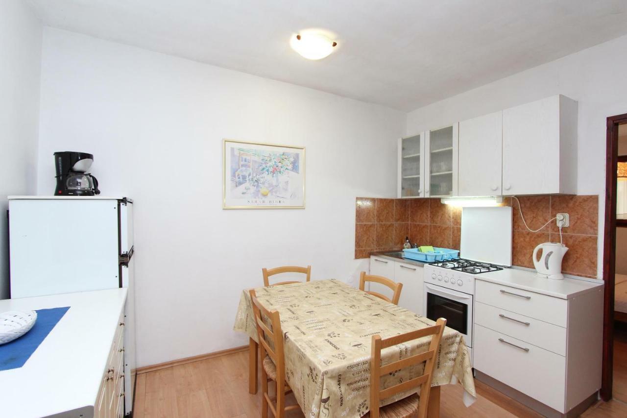 רוביני Apartments Lora מראה חיצוני תמונה