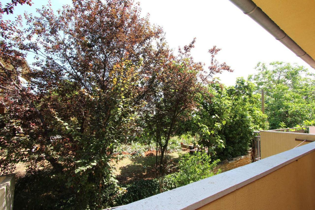 רוביני Apartments Lora מראה חיצוני תמונה