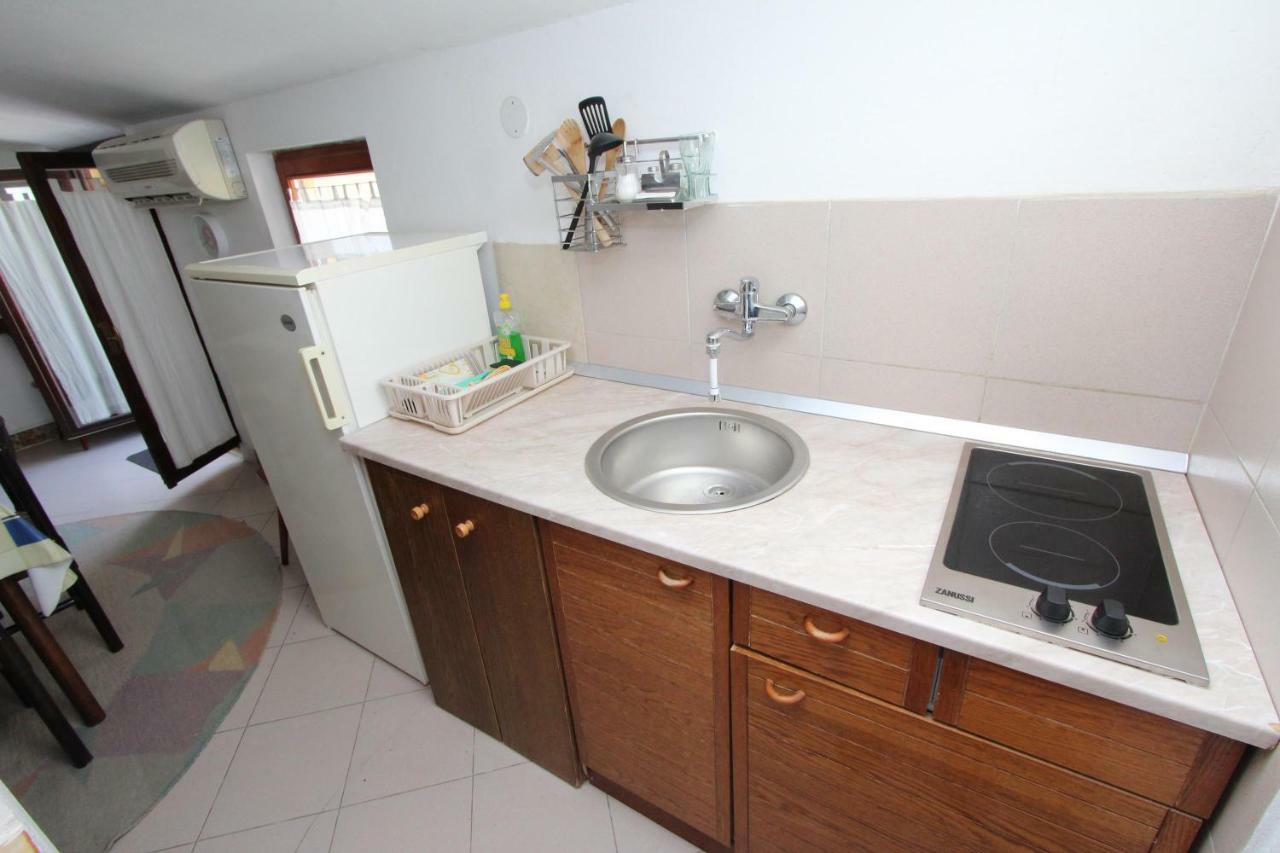 רוביני Apartments Lora מראה חיצוני תמונה