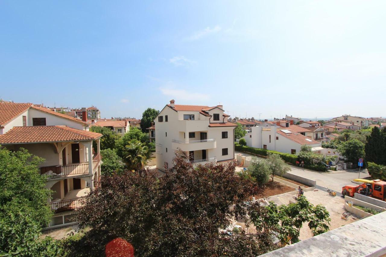 רוביני Apartments Lora מראה חיצוני תמונה