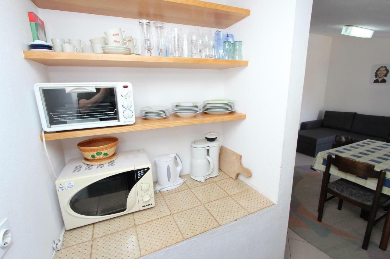 רוביני Apartments Lora מראה חיצוני תמונה